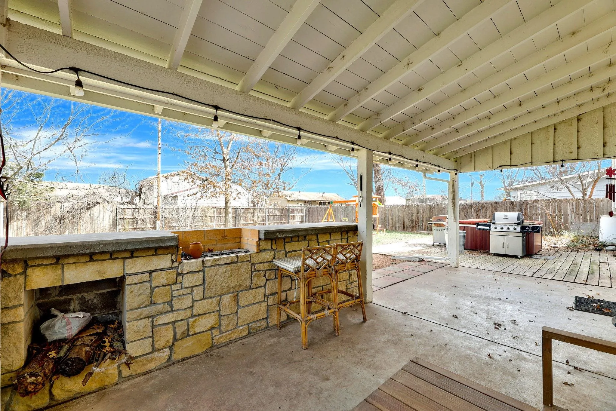 Wichita, Kansas 67212, United States, 3 Bedrooms Bedrooms, ,2 BathroomsBathrooms,Residential,Pending,88900