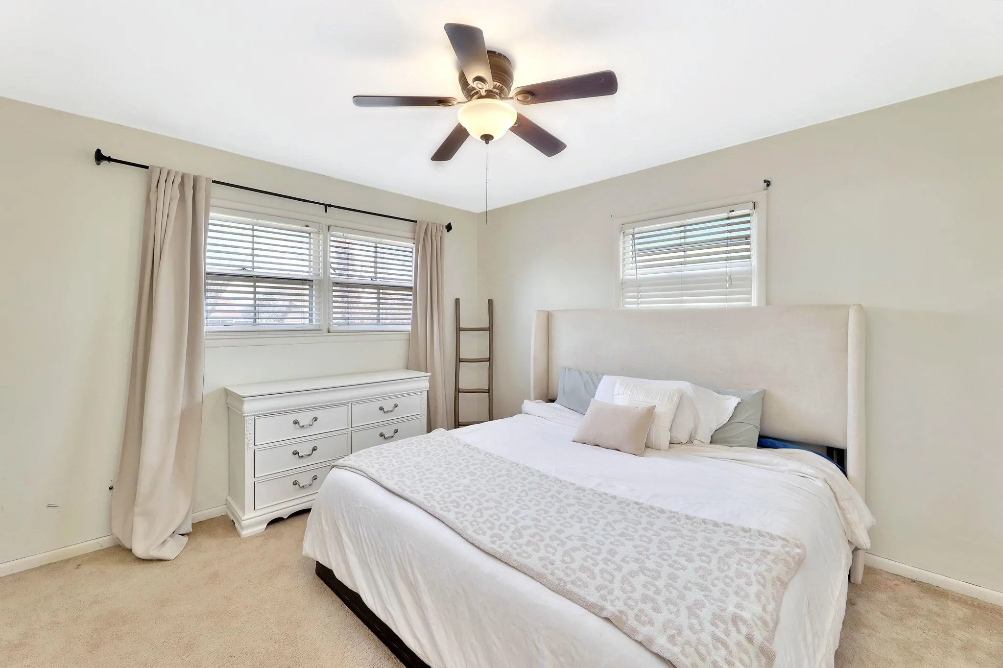 Wichita, Kansas 67212, United States, 3 Bedrooms Bedrooms, ,2 BathroomsBathrooms,Residential,Pending,88900