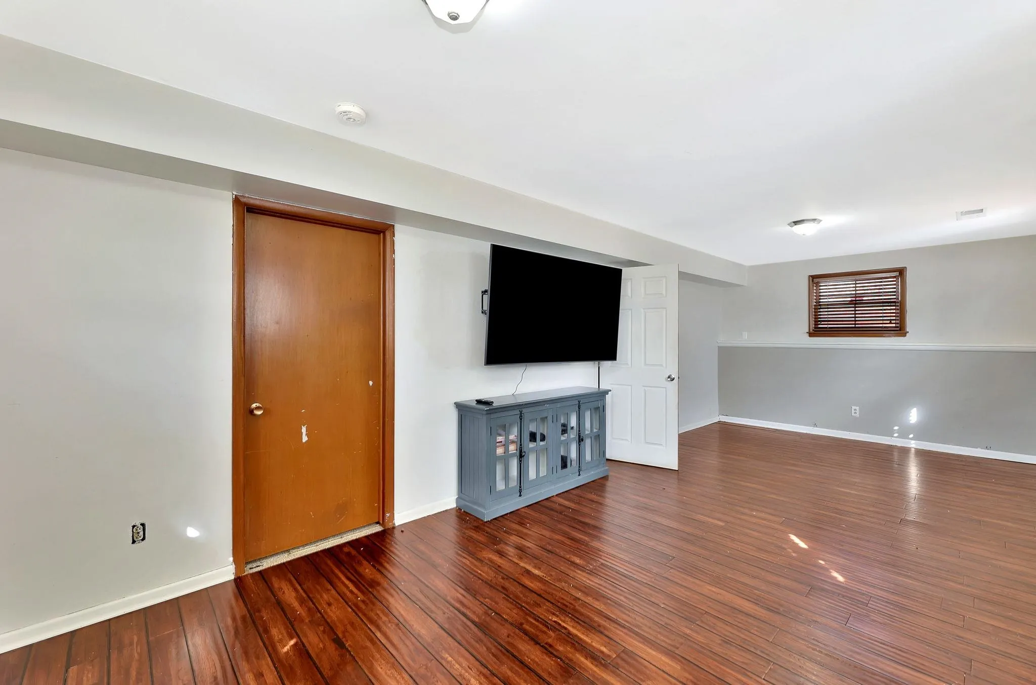 Wichita, Kansas 67212, United States, 3 Bedrooms Bedrooms, ,2 BathroomsBathrooms,Residential,Pending,88900