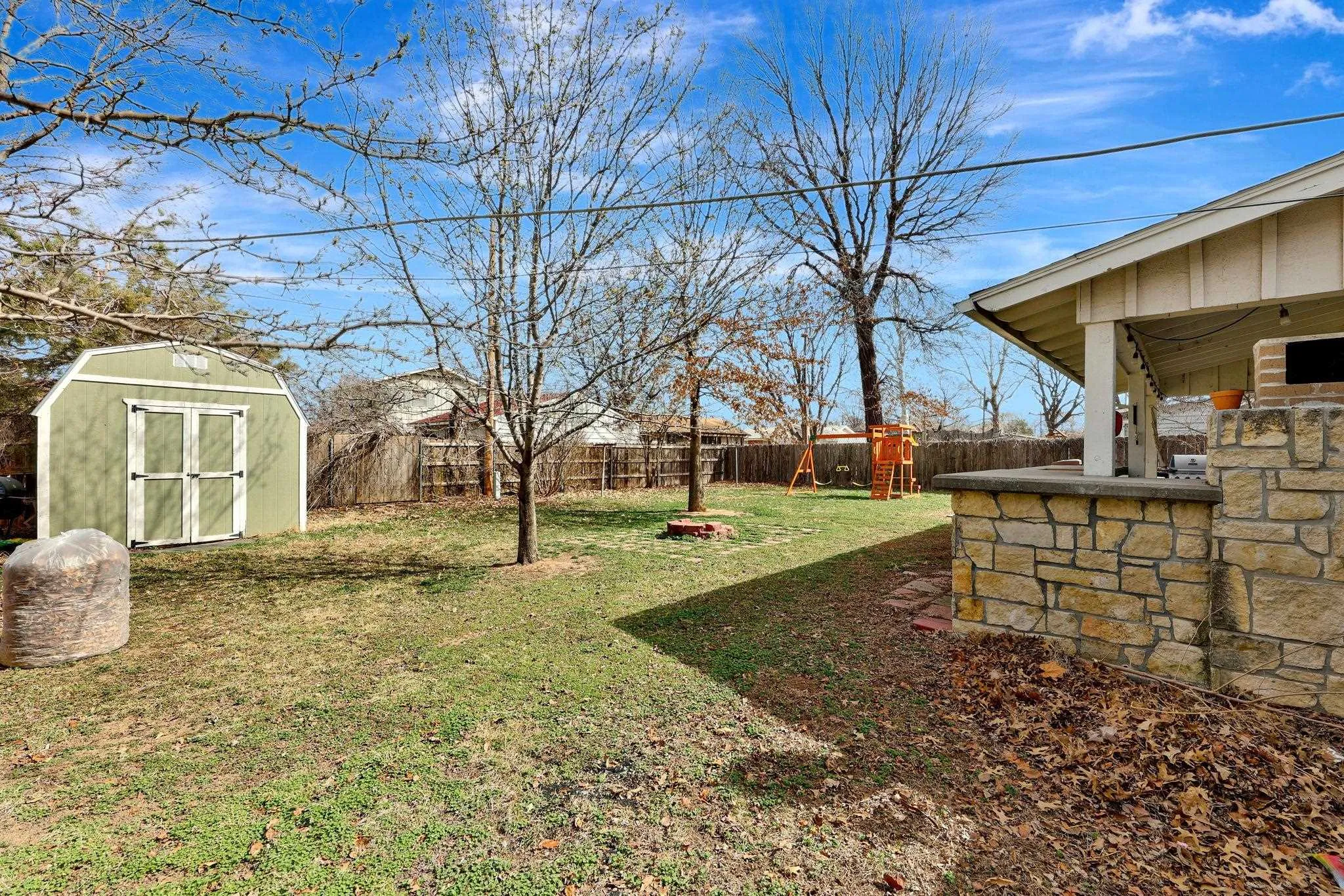 Wichita, Kansas 67212, United States, 3 Bedrooms Bedrooms, ,2 BathroomsBathrooms,Residential,Pending,88900