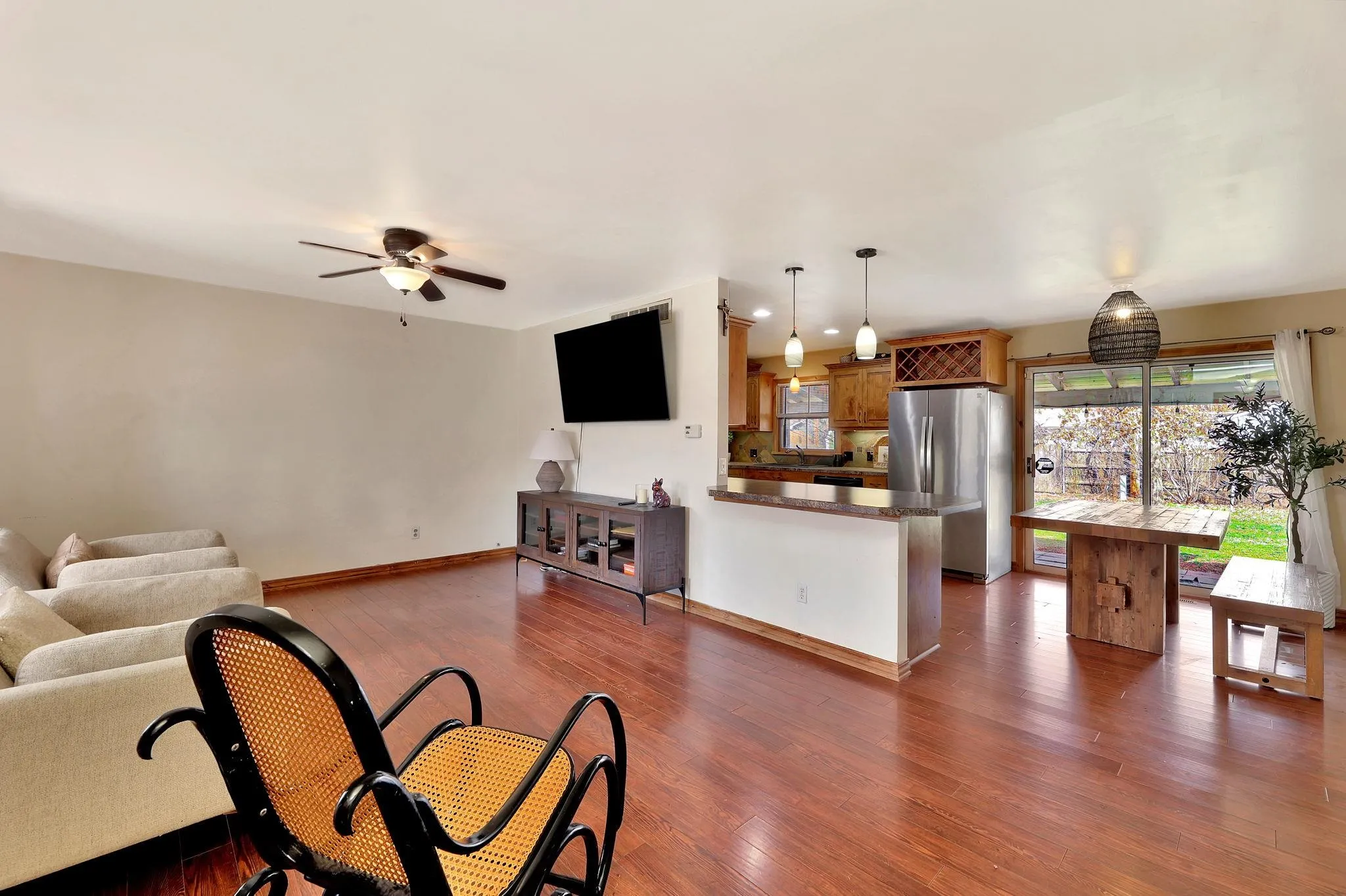 Wichita, Kansas 67212, United States, 3 Bedrooms Bedrooms, ,2 BathroomsBathrooms,Residential,Pending,88900