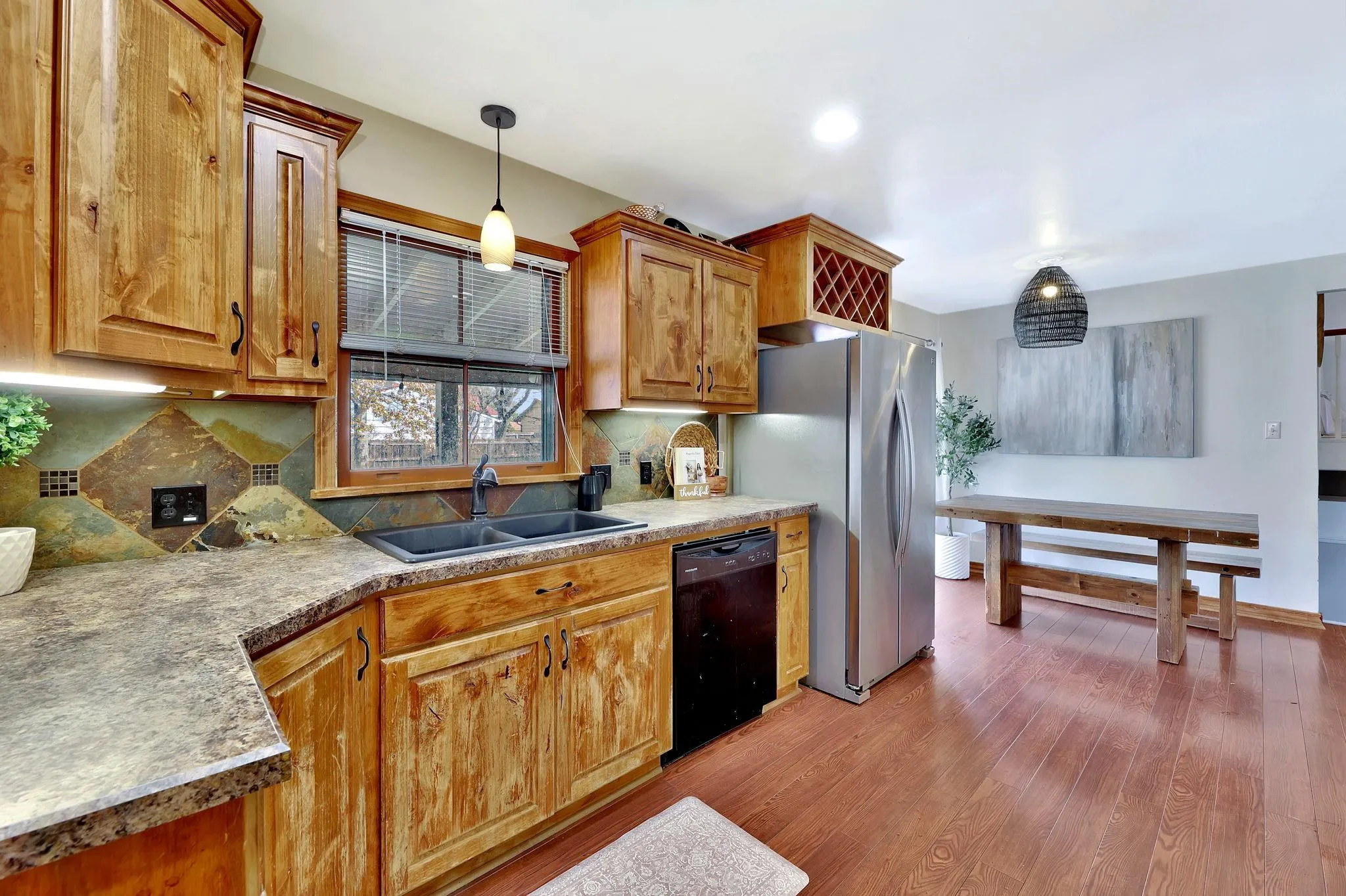 Wichita, Kansas 67212, United States, 3 Bedrooms Bedrooms, ,2 BathroomsBathrooms,Residential,Pending,88900