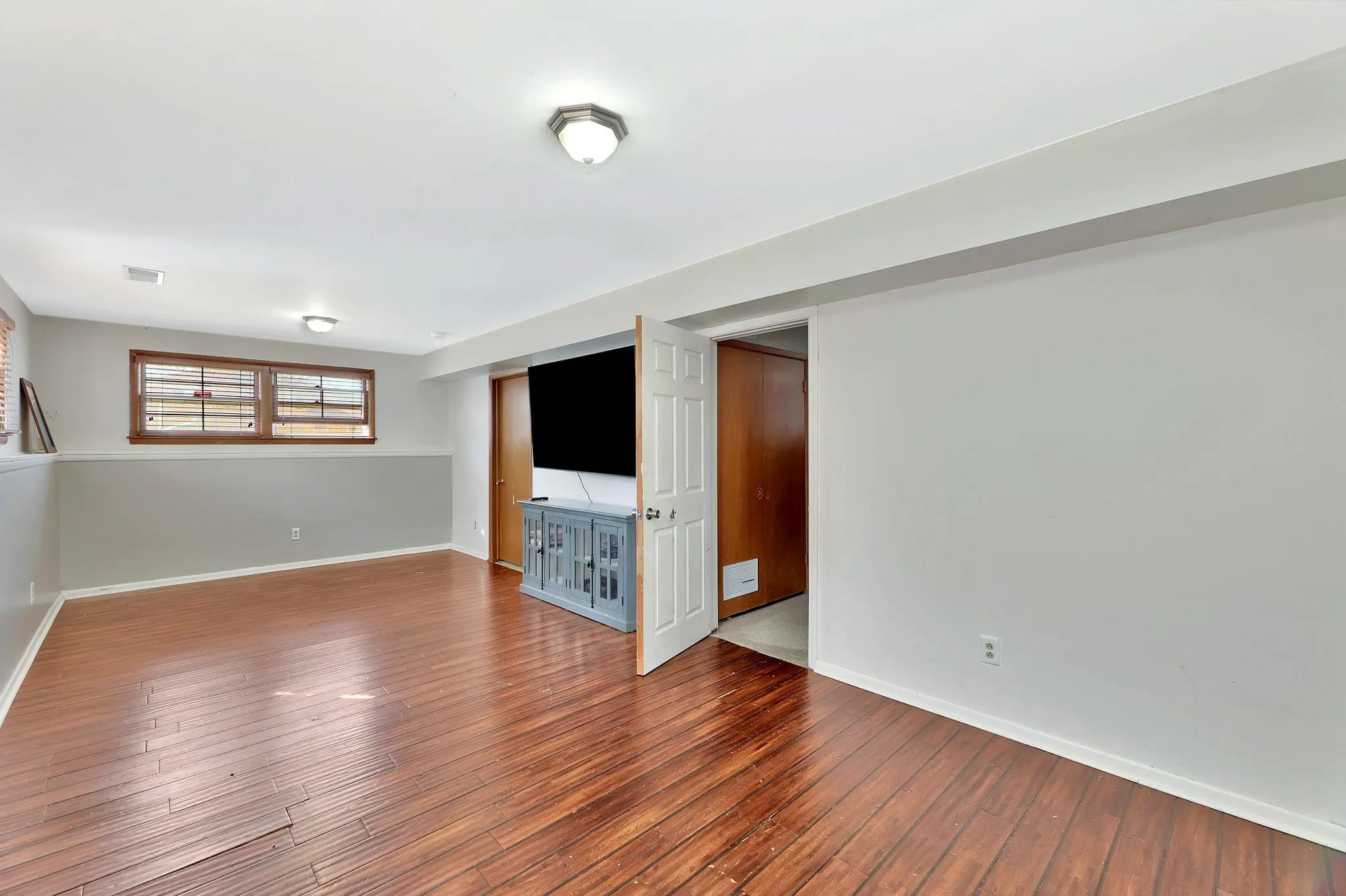 Wichita, Kansas 67212, United States, 3 Bedrooms Bedrooms, ,2 BathroomsBathrooms,Residential,Pending,88900