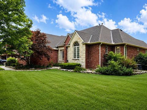 Homes For Sale - 2534 Briarwood Ln<br/> Hutchinson, KS 67502