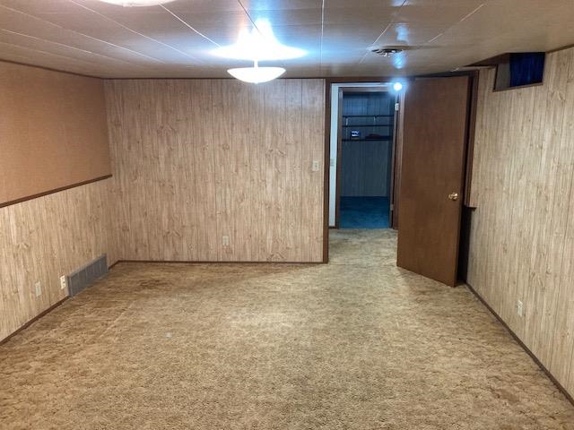 Wichita, Kansas 67204, United States, 5 Bedrooms Bedrooms, ,2 BathroomsBathrooms,Residential,Pending,59008