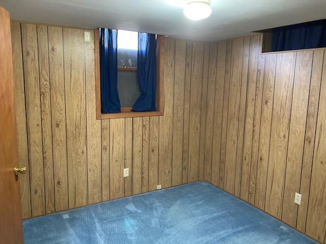 Wichita, Kansas 67204, United States, 5 Bedrooms Bedrooms, ,2 BathroomsBathrooms,Residential,Pending,59008