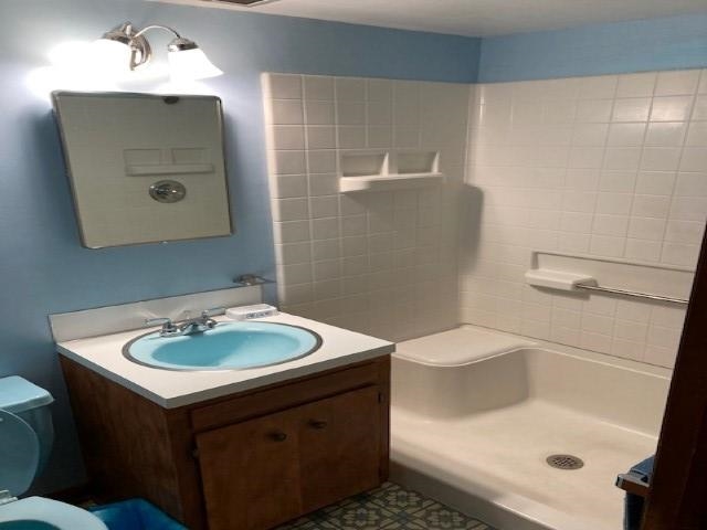 Wichita, Kansas 67204, United States, 5 Bedrooms Bedrooms, ,2 BathroomsBathrooms,Residential,Pending,59008