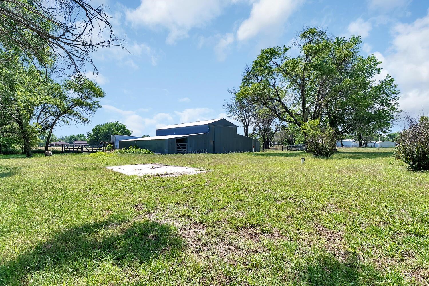 8800 S Broadway Ave, Haysville, Kansas image 31