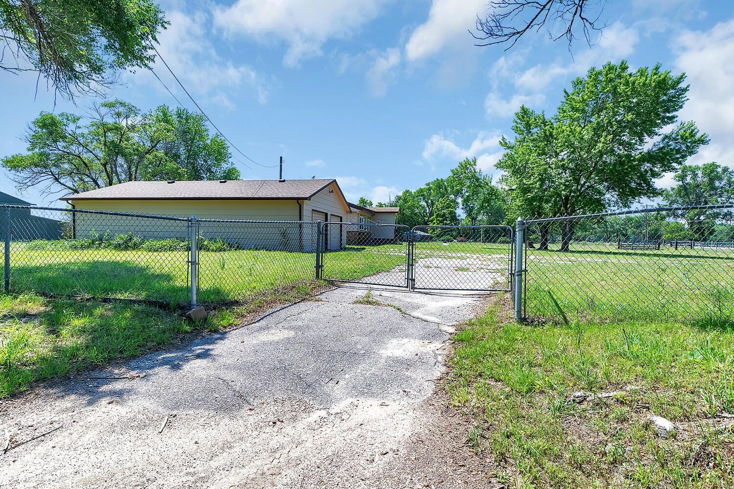 8800 S Broadway Ave, Haysville, Kansas image 3