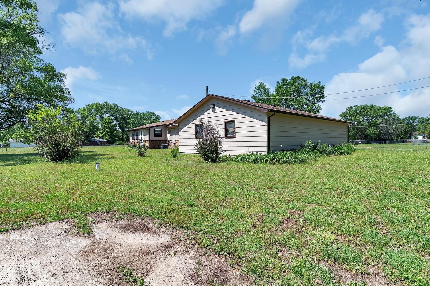 8800 S Broadway Ave, Haysville, Kansas image 20