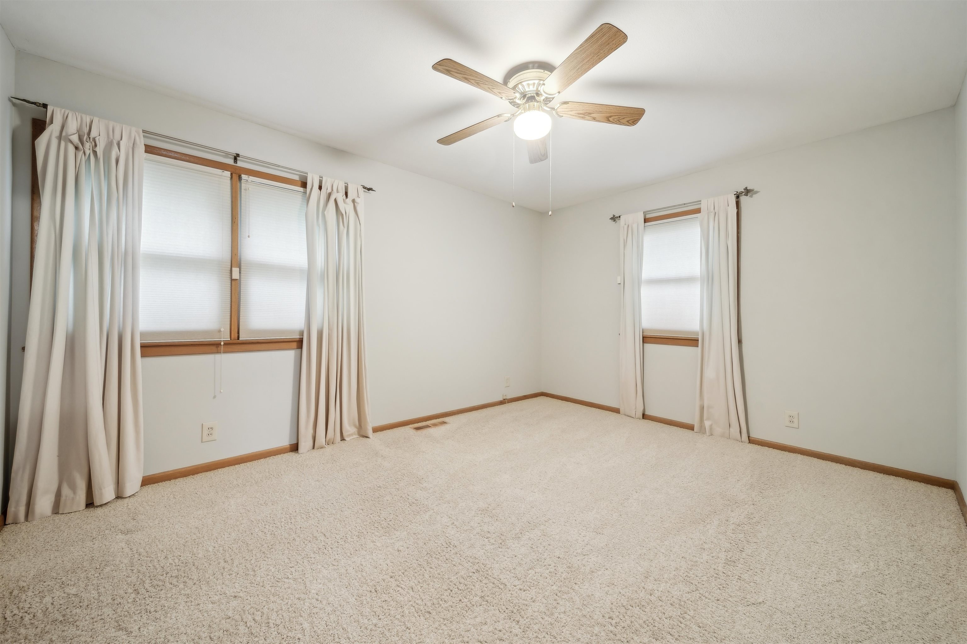 1033 S Blackwill St, Wichita, Kansas image 10