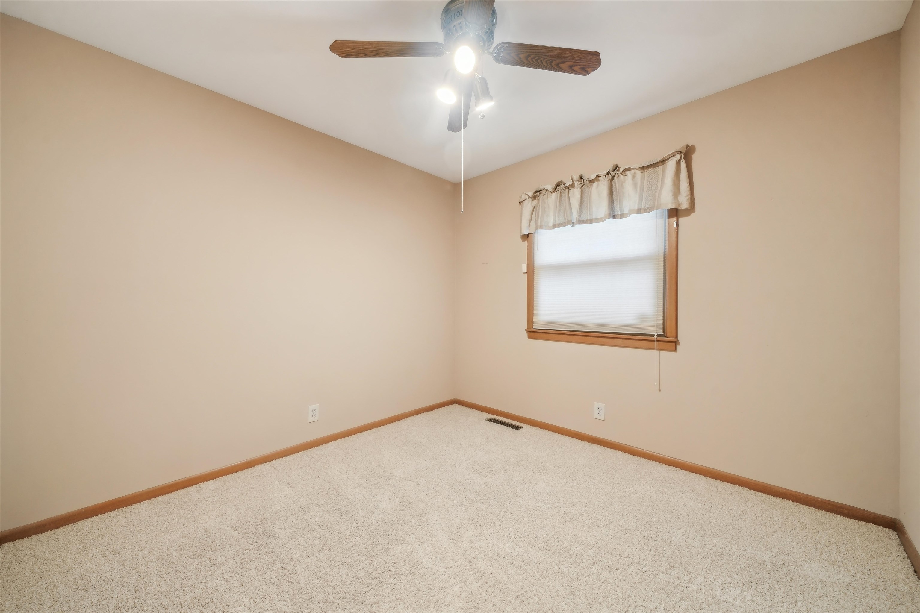 1033 S Blackwill St, Wichita, Kansas image 12