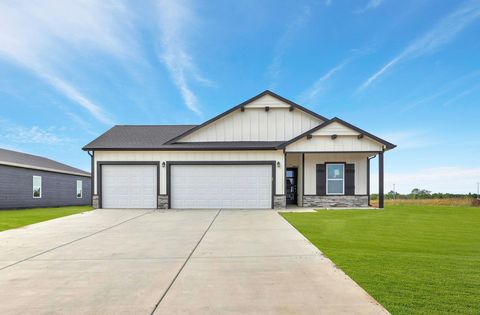 Homes For Sale - 1611 N Emerald Valley Dr<br/> Mulvane, KS 67110