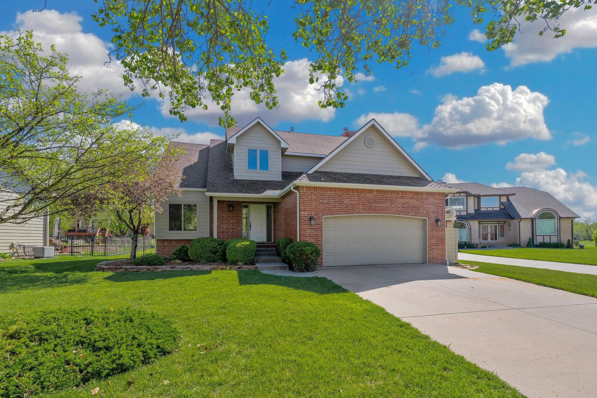 4214 N Spyglass Cir, Wichita, Kansas image 2
