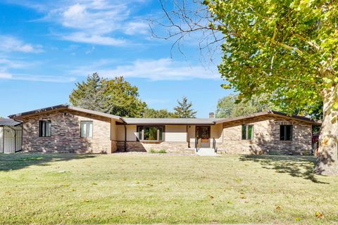 Homes For Sale - 240 Warren<br/> Butler County, El Dorado, KS 67042