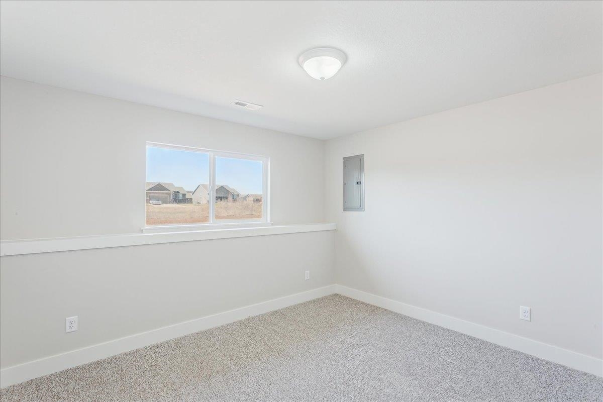 5857 N Newport St, Park City, Kansas image 29