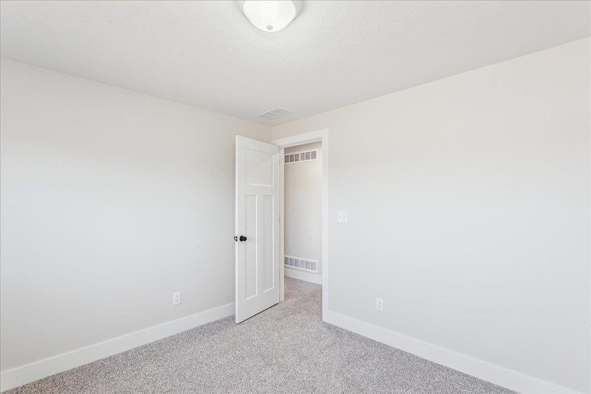 5857 N Newport St, Park City, Kansas image 28