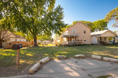 704 E Lincoln Ave Unit 708 E Lincoln Ave, Wellington, KS MLS: 646190