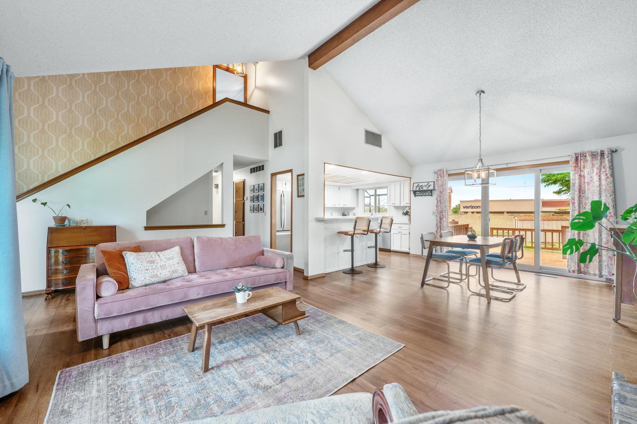 2218 N Longwood Ct, Wichita, Virginia image 3