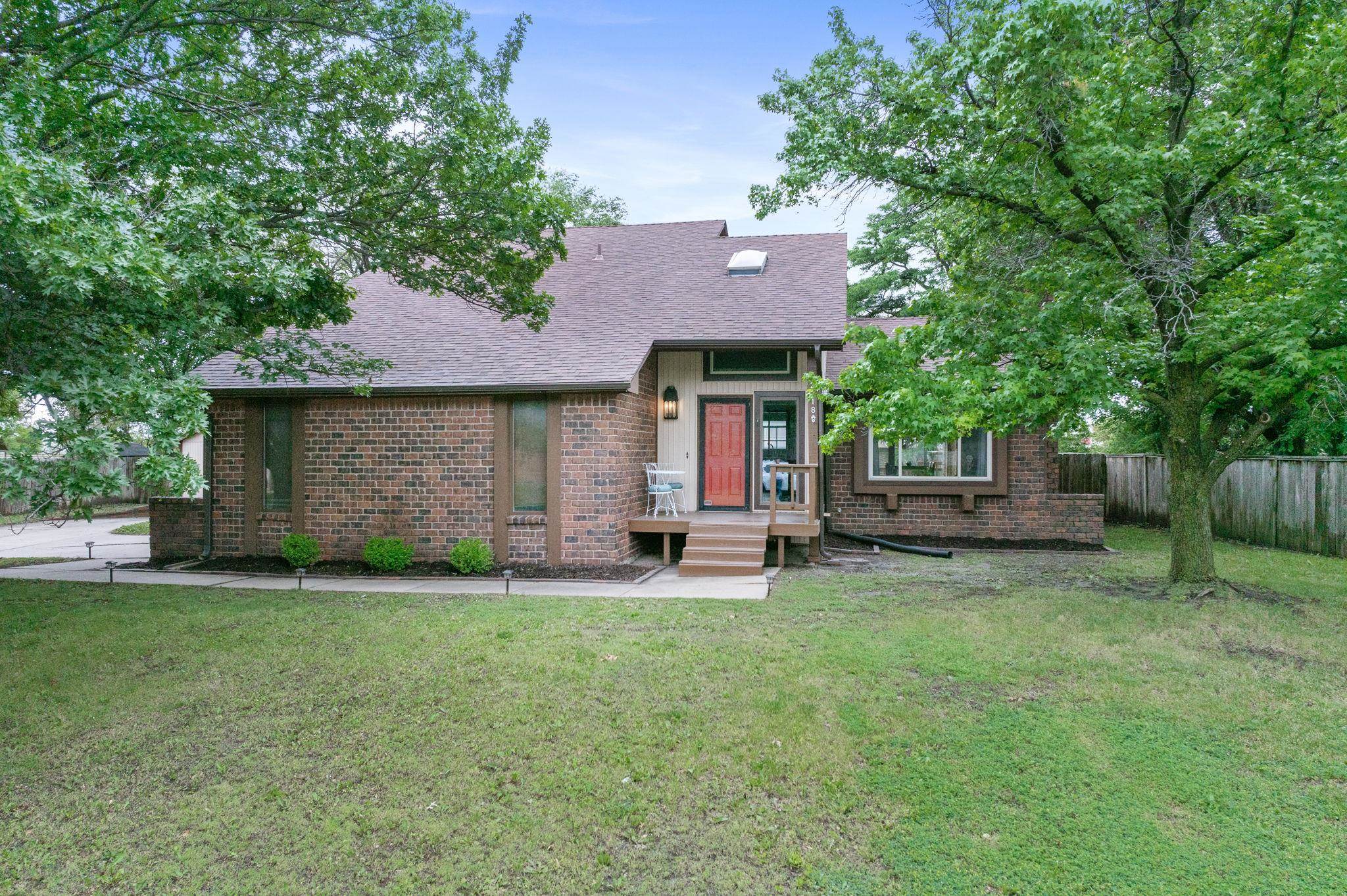 2218 N Longwood Ct, Wichita, Virginia image 1