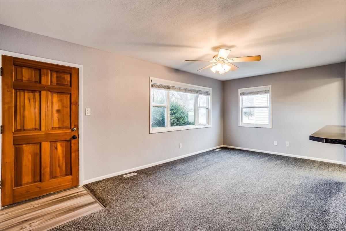 Derby, Kansas 67037, United States, 2 Bedrooms Bedrooms, ,1 BathroomBathrooms,Residential,Pending,65703