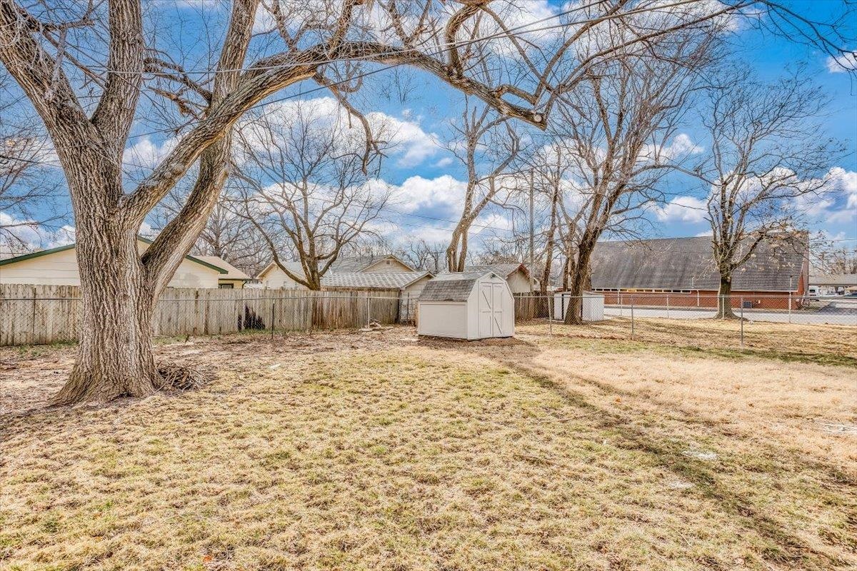 Derby, Kansas 67037, United States, 2 Bedrooms Bedrooms, ,1 BathroomBathrooms,Residential,Pending,65703