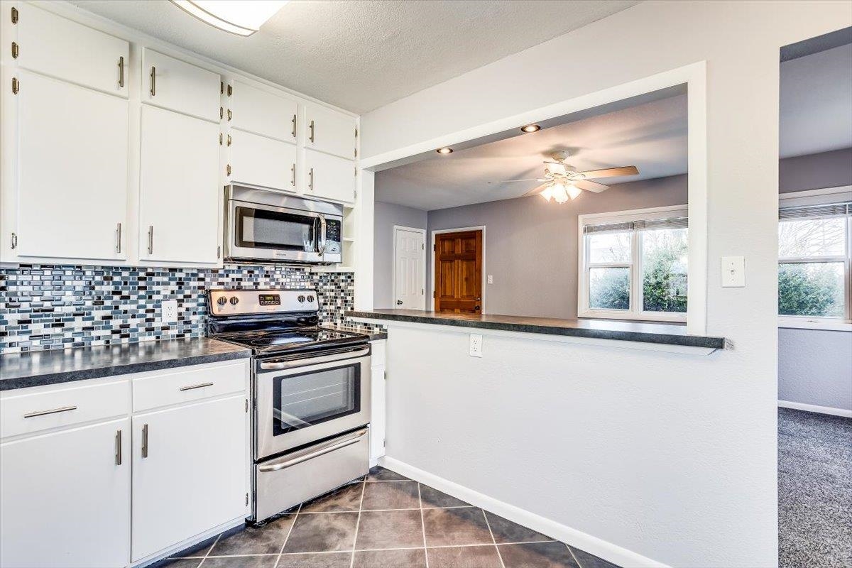 Derby, Kansas 67037, United States, 2 Bedrooms Bedrooms, ,1 BathroomBathrooms,Residential,Pending,65703