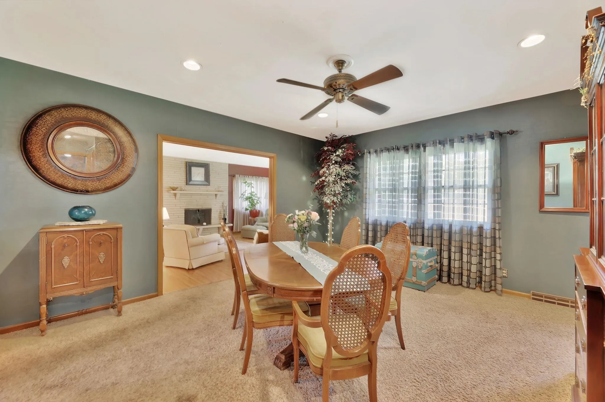 Wichita, Kansas 67208, United States, 3 Bedrooms Bedrooms, ,2 BathroomsBathrooms,Residential,Active,197944