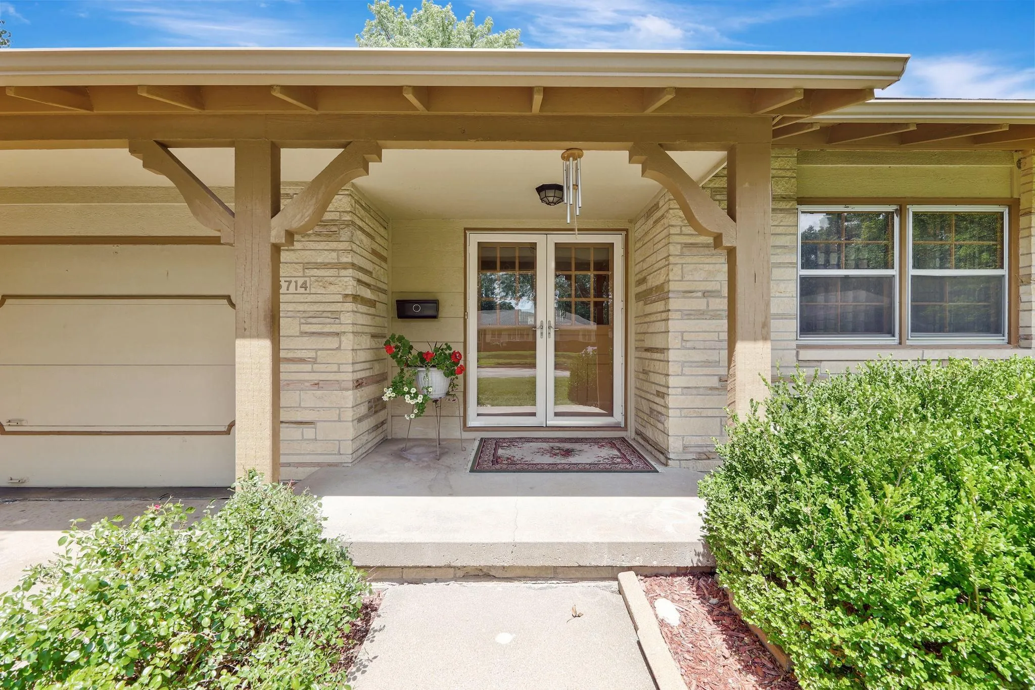 Wichita, Kansas 67208, United States, 3 Bedrooms Bedrooms, ,2 BathroomsBathrooms,Residential,Active,197944