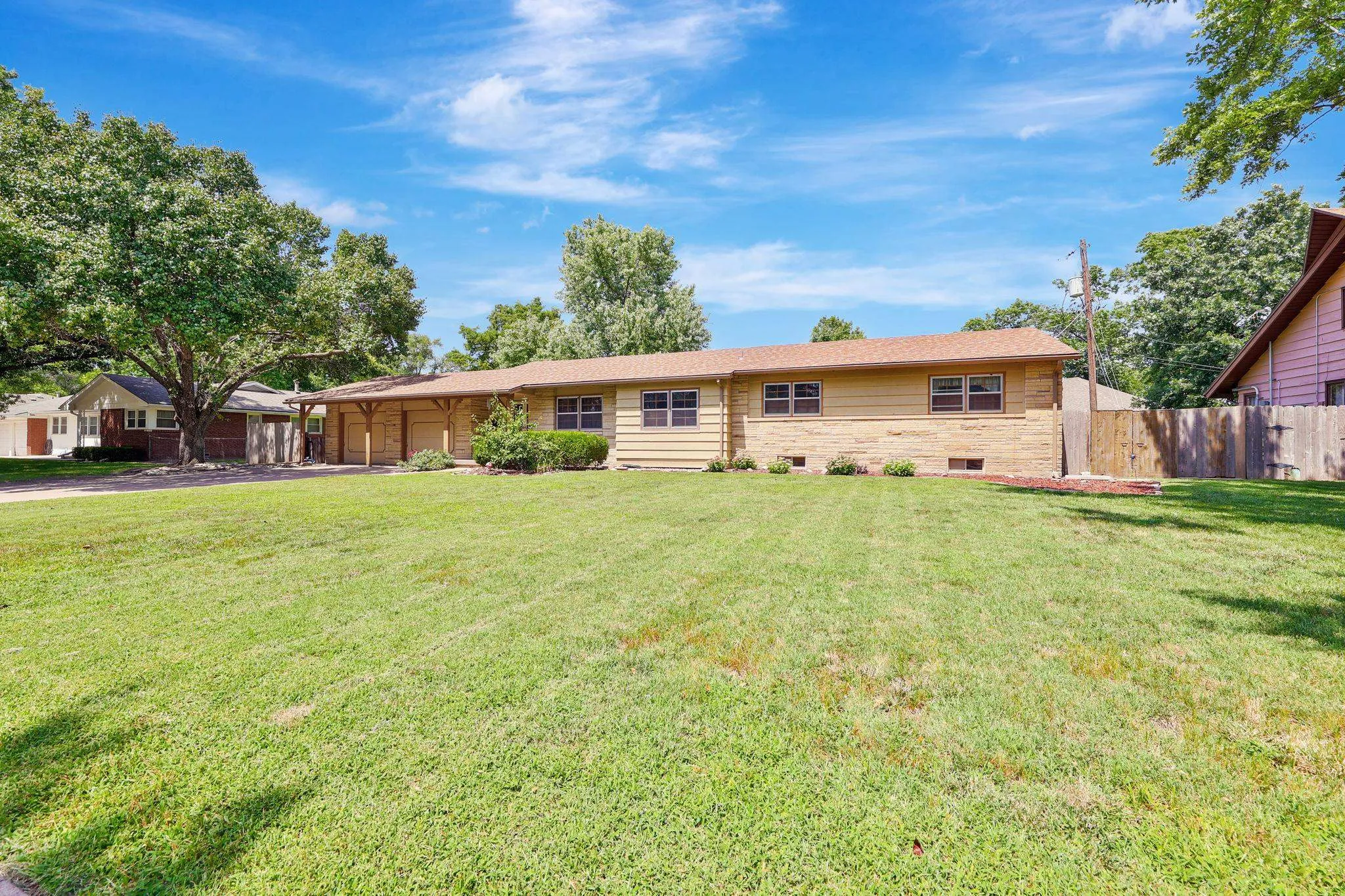 Wichita, Kansas 67208, United States, 3 Bedrooms Bedrooms, ,2 BathroomsBathrooms,Residential,Active,197944