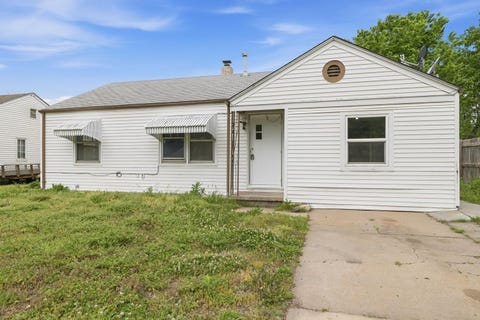 Homes For Sale - 2531 S Washington Ave<br/> Wichita, KS 67216