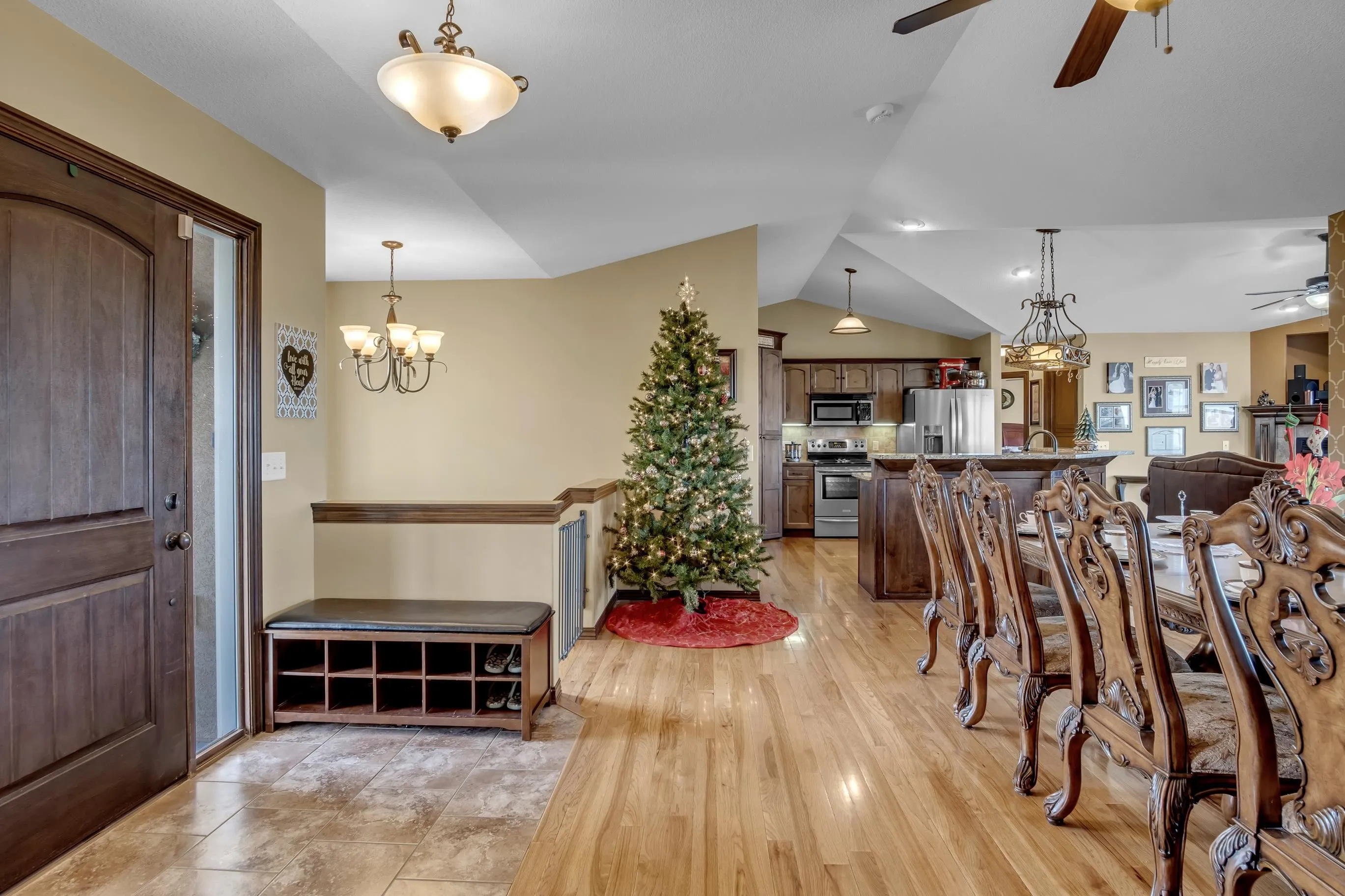 Newton, Kansas 67114, United States, 6 Bedrooms Bedrooms, ,3 BathroomsBathrooms,Residential,Active,254906