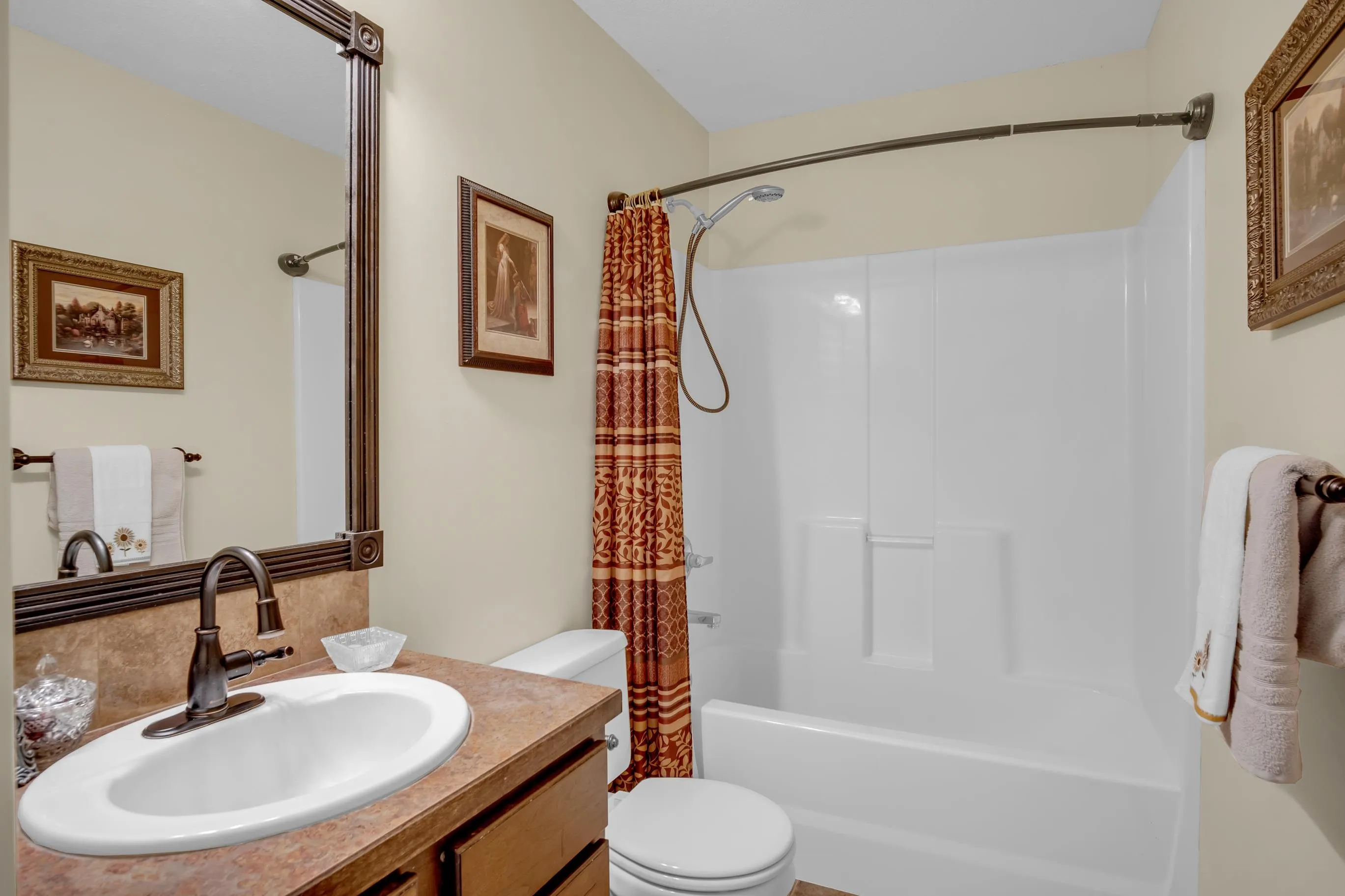 Newton, Kansas 67114, United States, 6 Bedrooms Bedrooms, ,3 BathroomsBathrooms,Residential,Active,254906