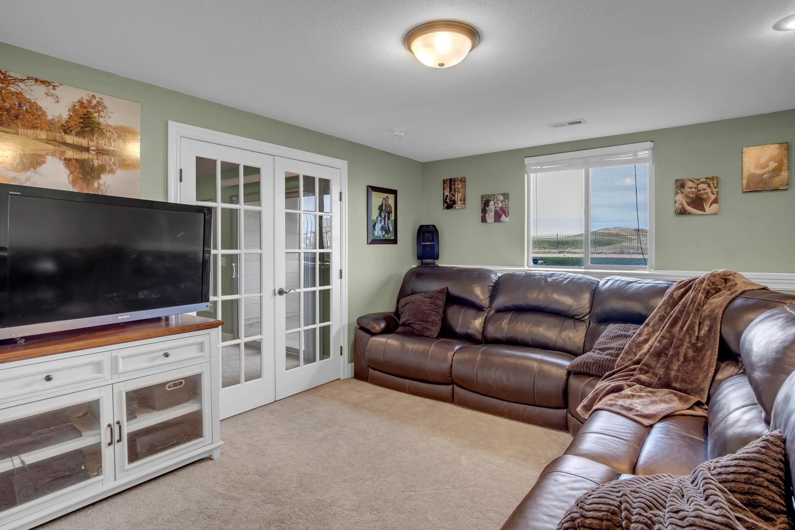 Newton, Kansas 67114, United States, 6 Bedrooms Bedrooms, ,3 BathroomsBathrooms,Residential,Active,254906