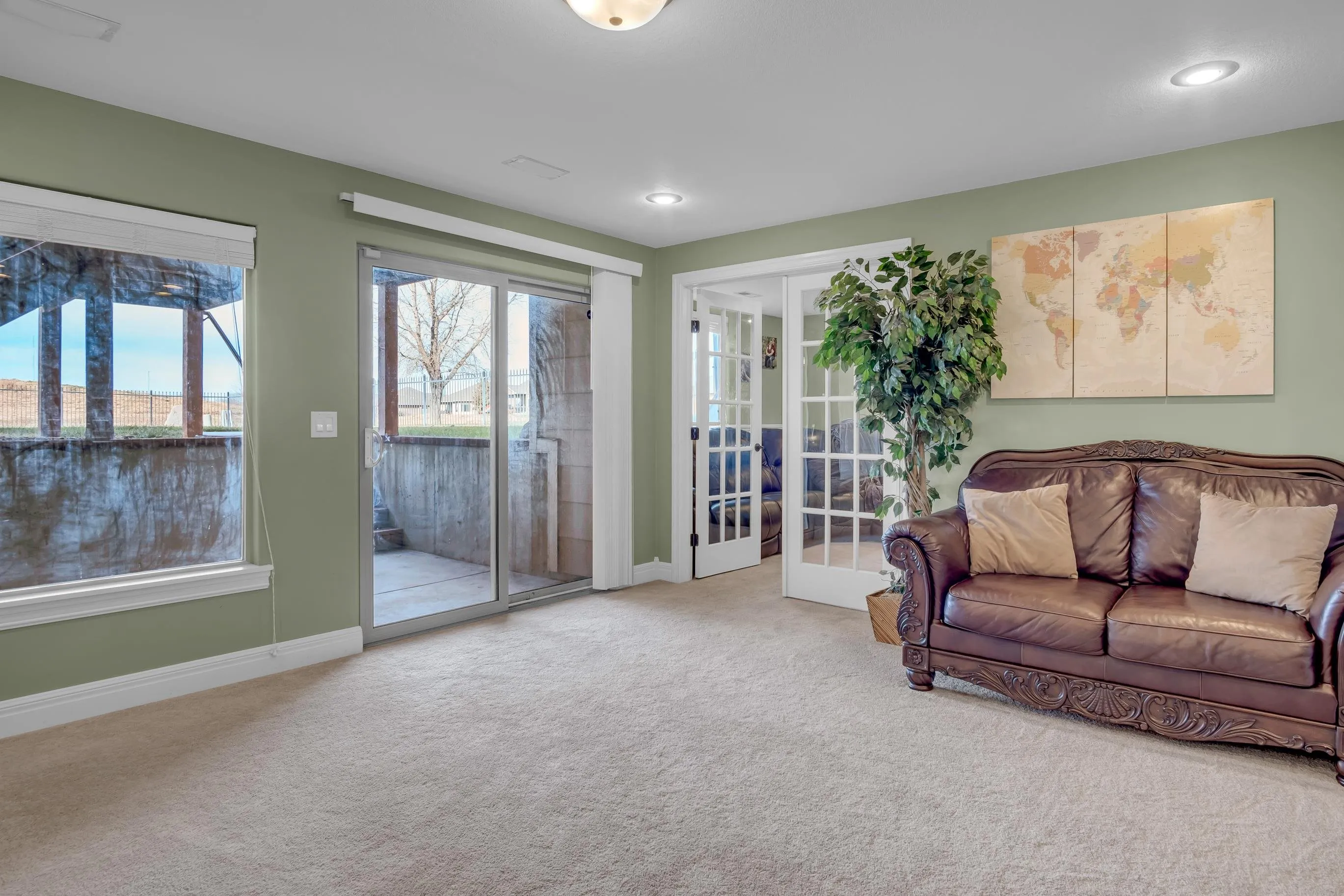 Newton, Kansas 67114, United States, 6 Bedrooms Bedrooms, ,3 BathroomsBathrooms,Residential,Active,254906