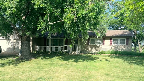Homes For Sale - 220 N Adams St<br/> Marion County, Hillsboro, KS 67063