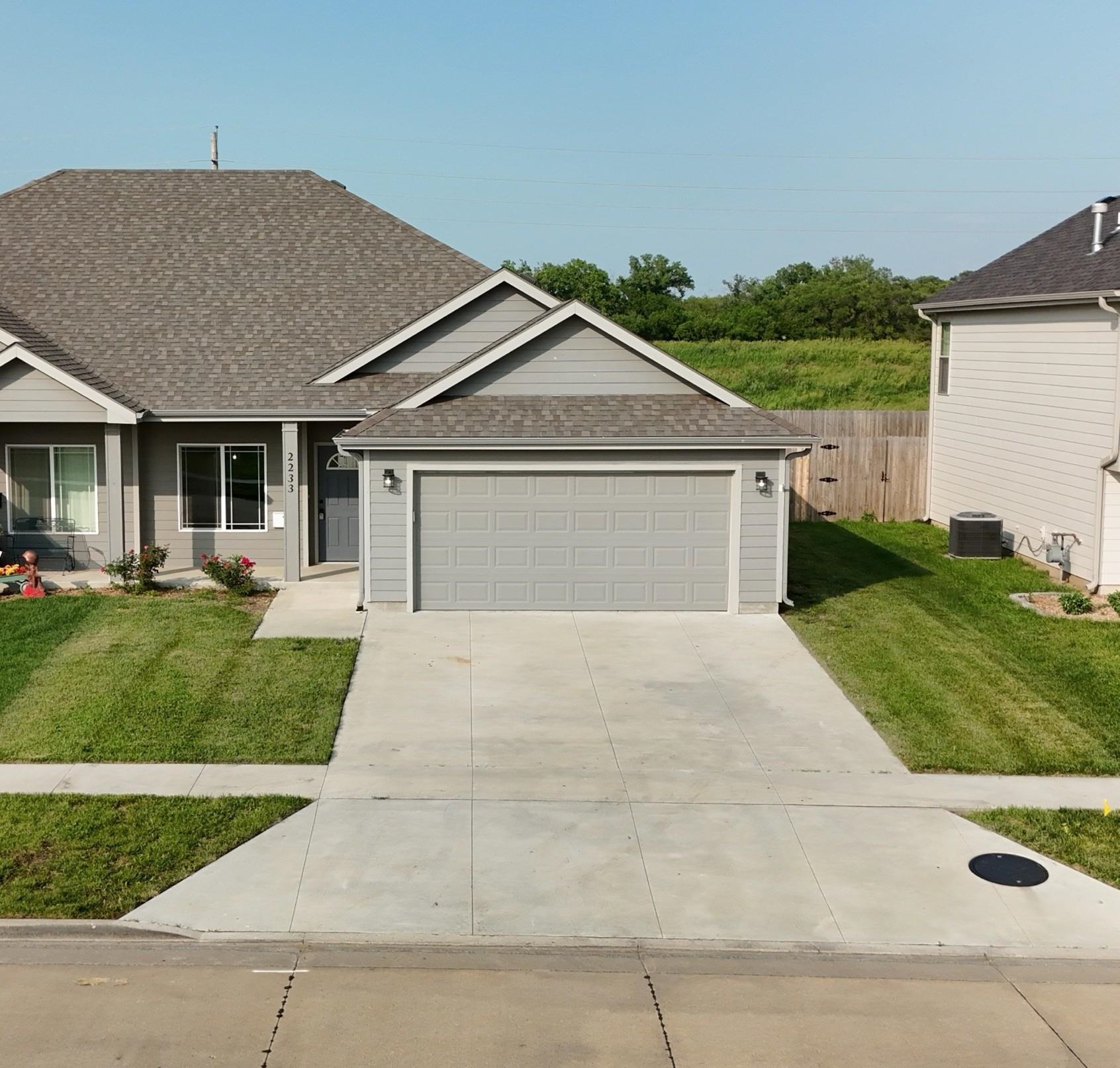 2233 Saddlebrook Dr, Salina, Kansas image 1