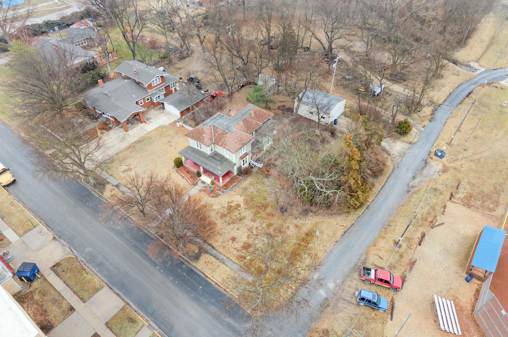 124 S Locust St, Whitewater, Kansas image 7