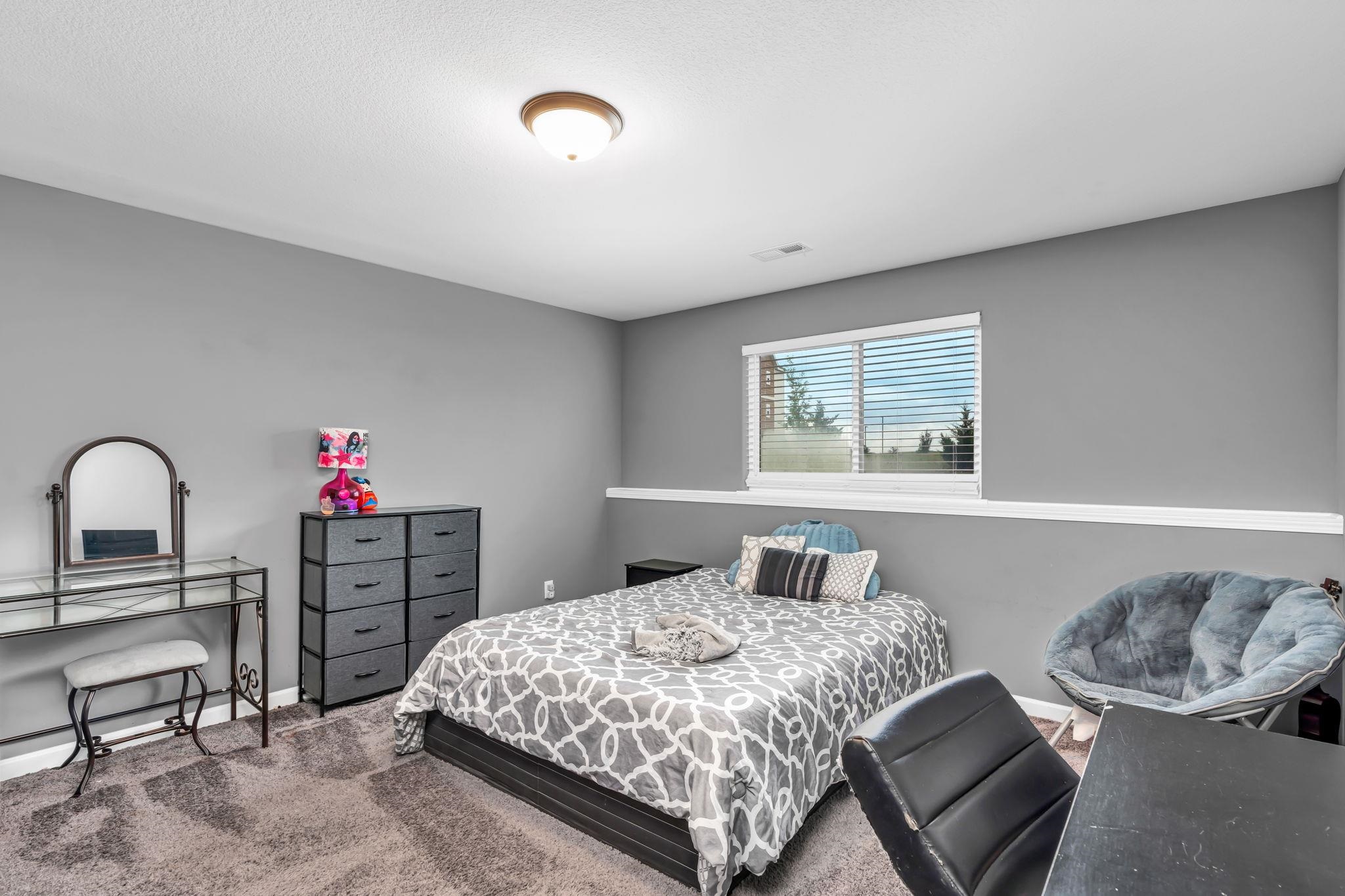 Maize, Kansas 67101, United States, 5 Bedrooms Bedrooms, ,3 BathroomsBathrooms,Residential,Pending,56398