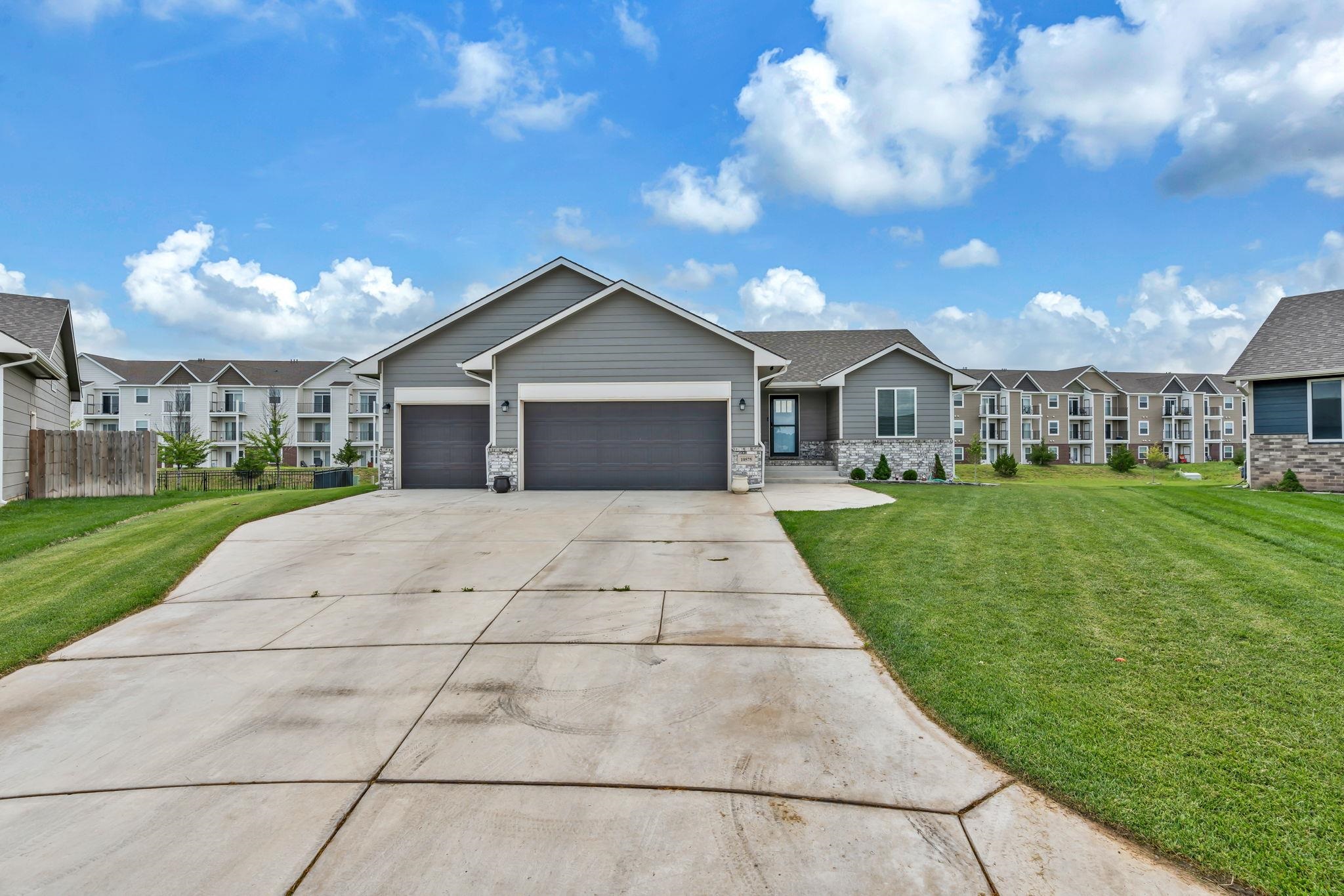 Maize, Kansas 67101, United States, 5 Bedrooms Bedrooms, ,3 BathroomsBathrooms,Residential,Pending,56398