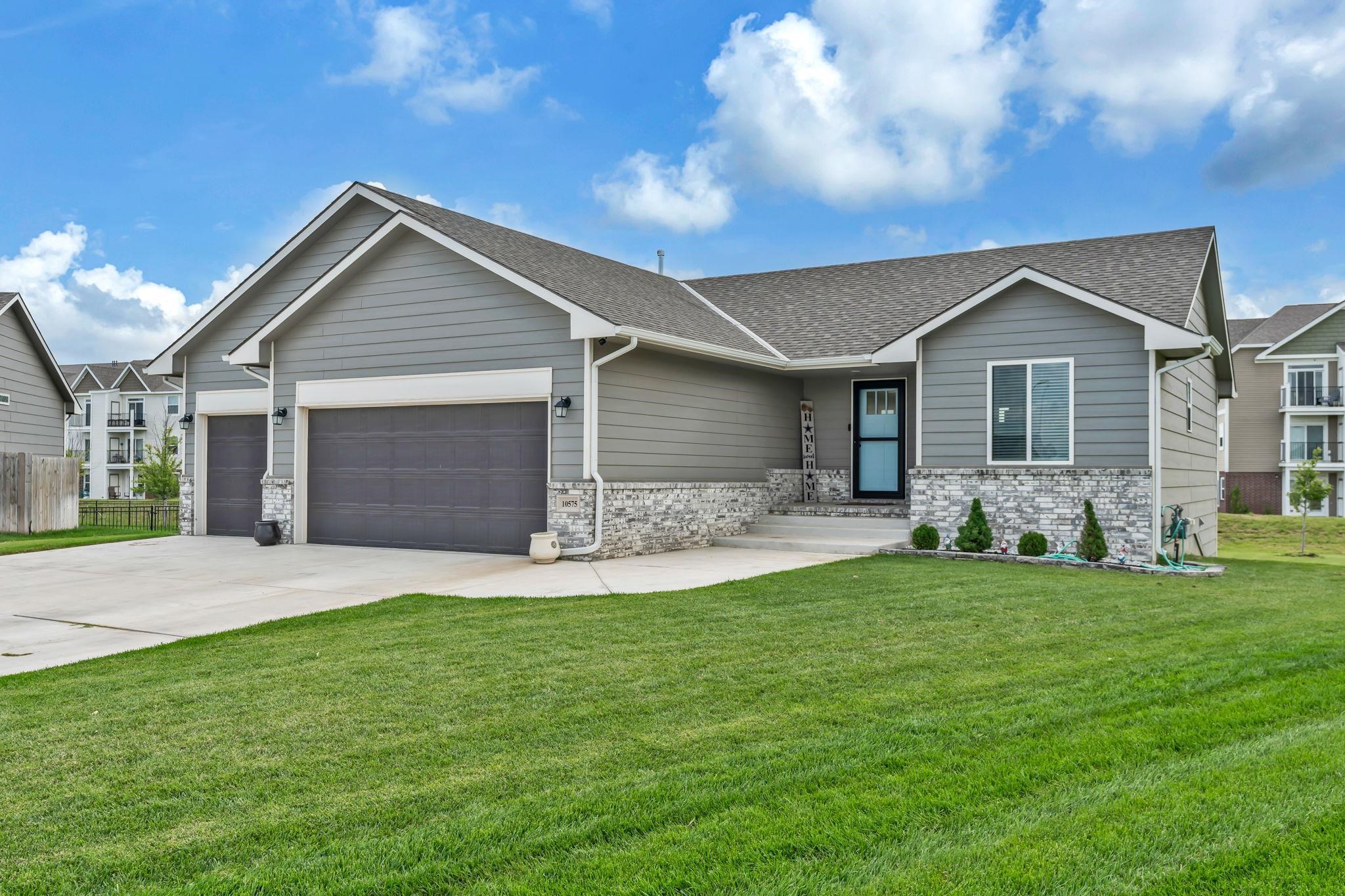 Maize, Kansas 67101, United States, 5 Bedrooms Bedrooms, ,3 BathroomsBathrooms,Residential,Pending,56398