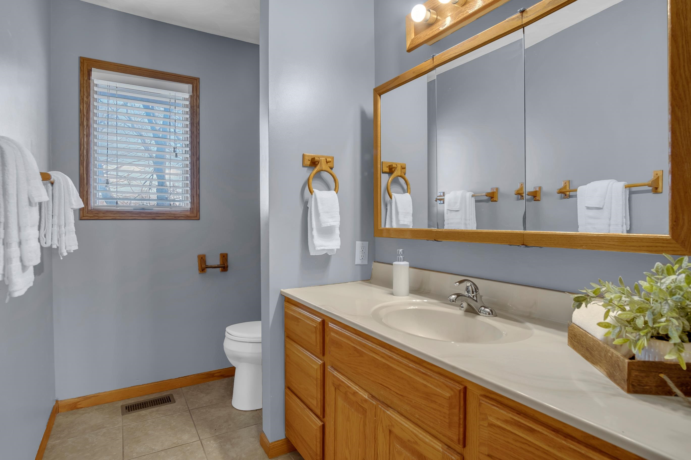 211 Southport Cir, Newton, Kansas image 18