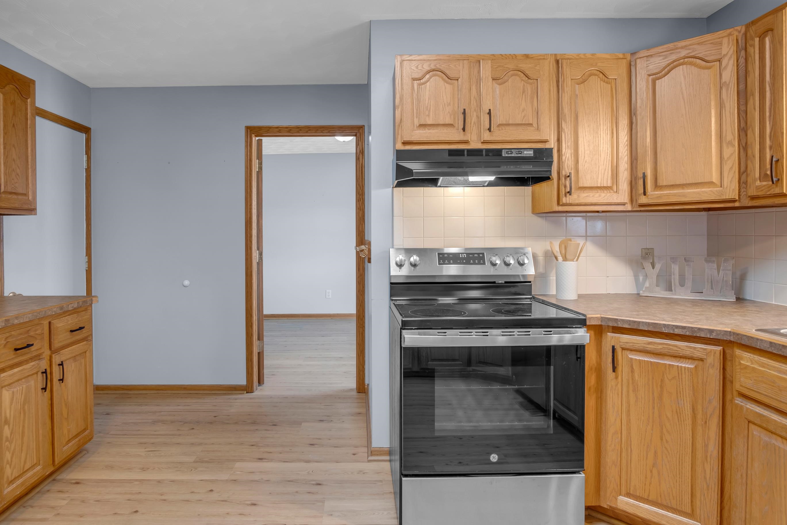 211 Southport Cir, Newton, Kansas image 9