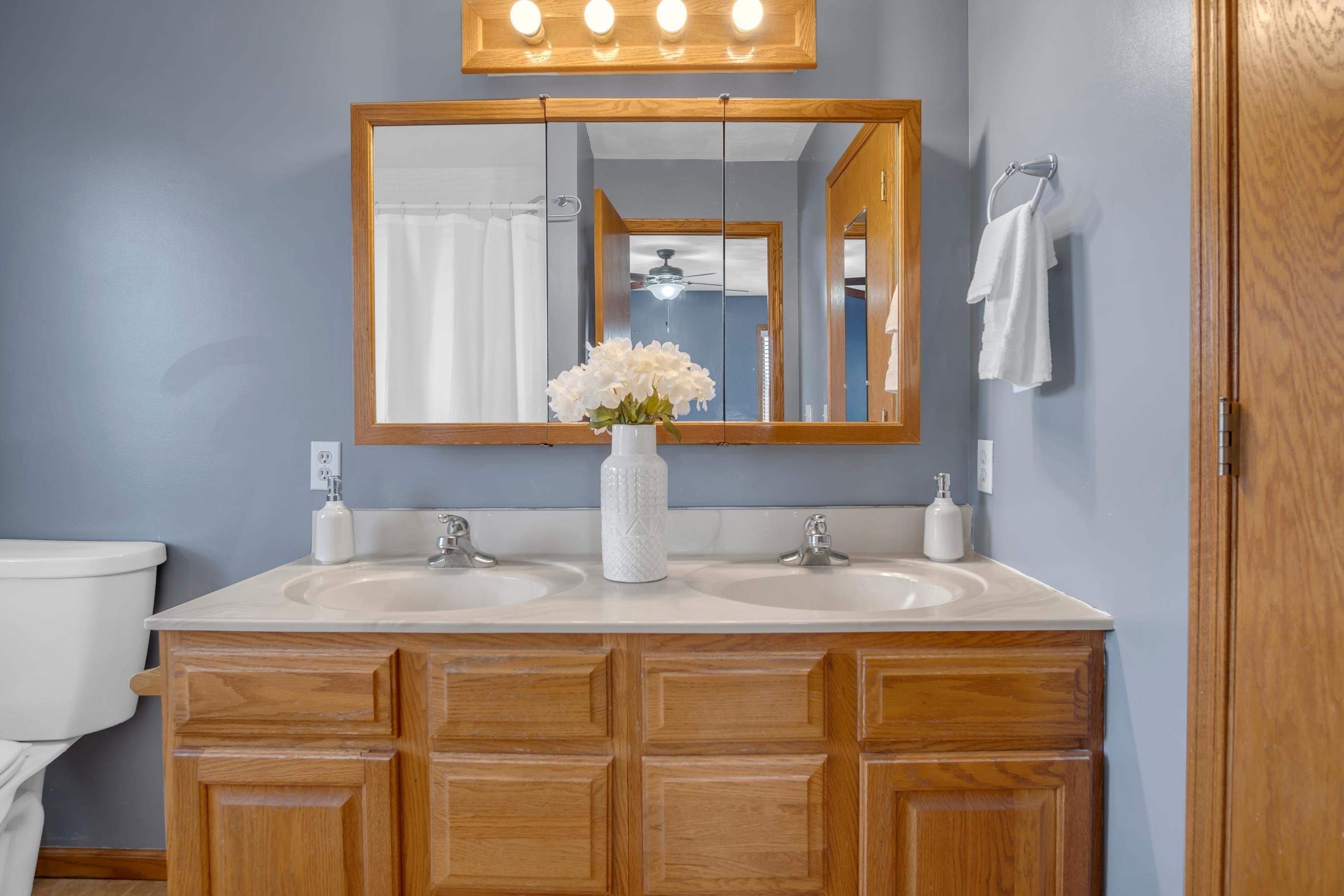 211 Southport Cir, Newton, Kansas image 17
