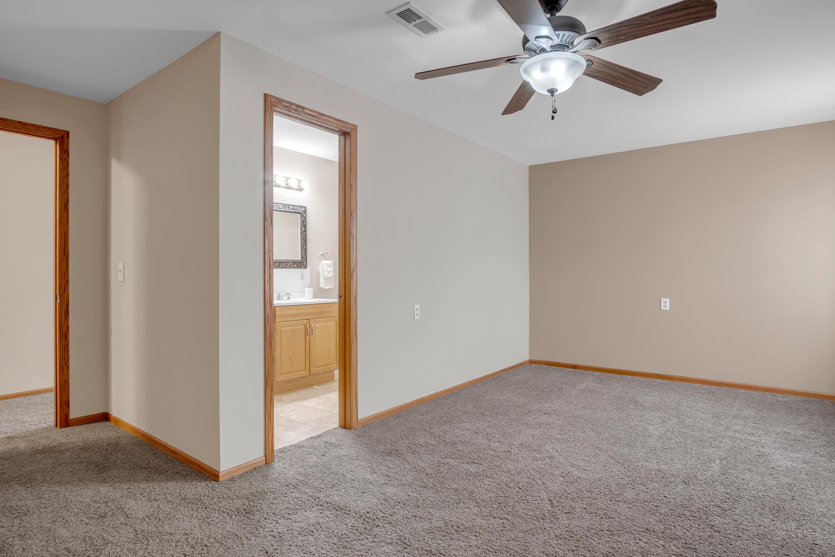 211 Southport Cir, Newton, Kansas image 21