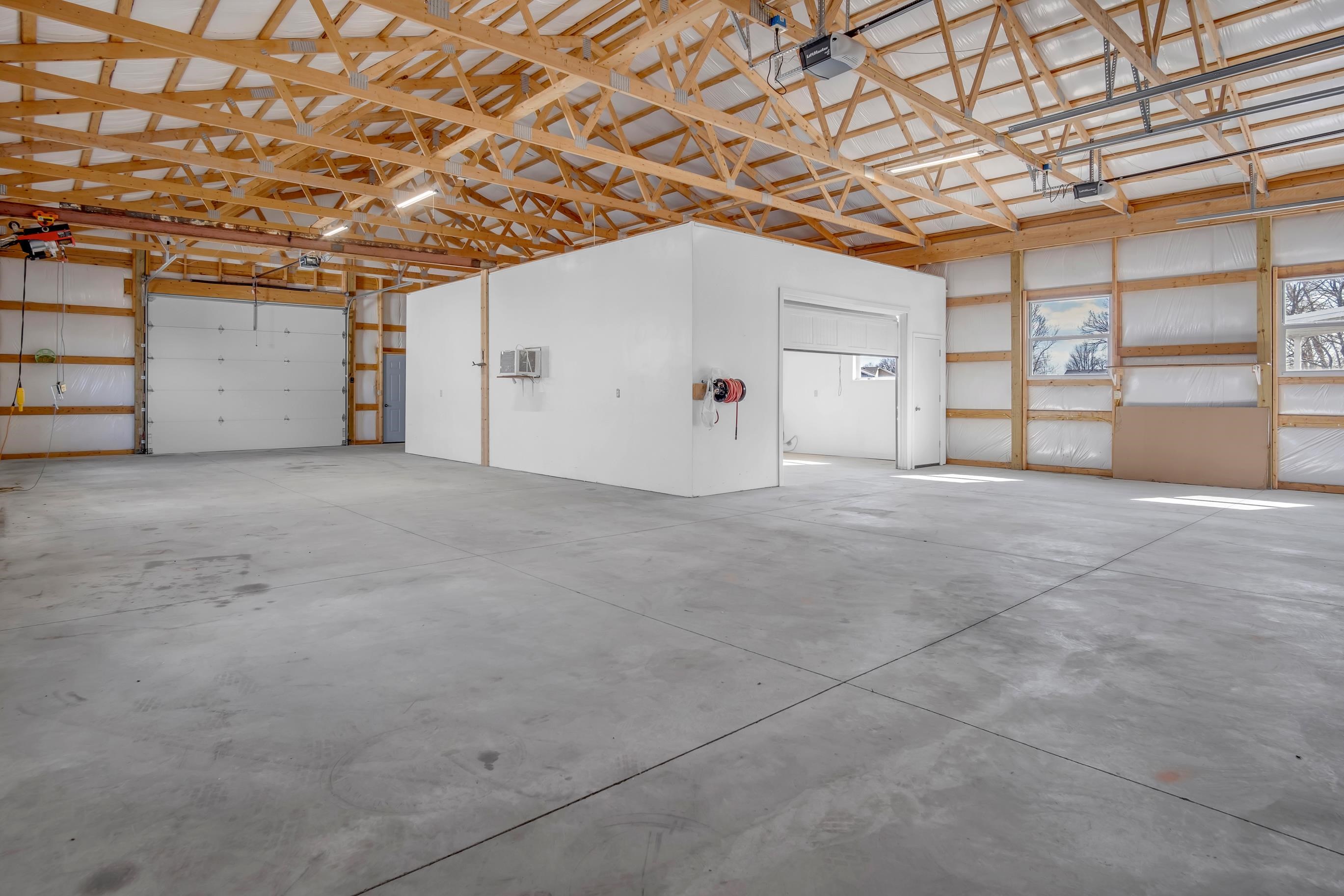 211 Southport Cir, Newton, Kansas image 32