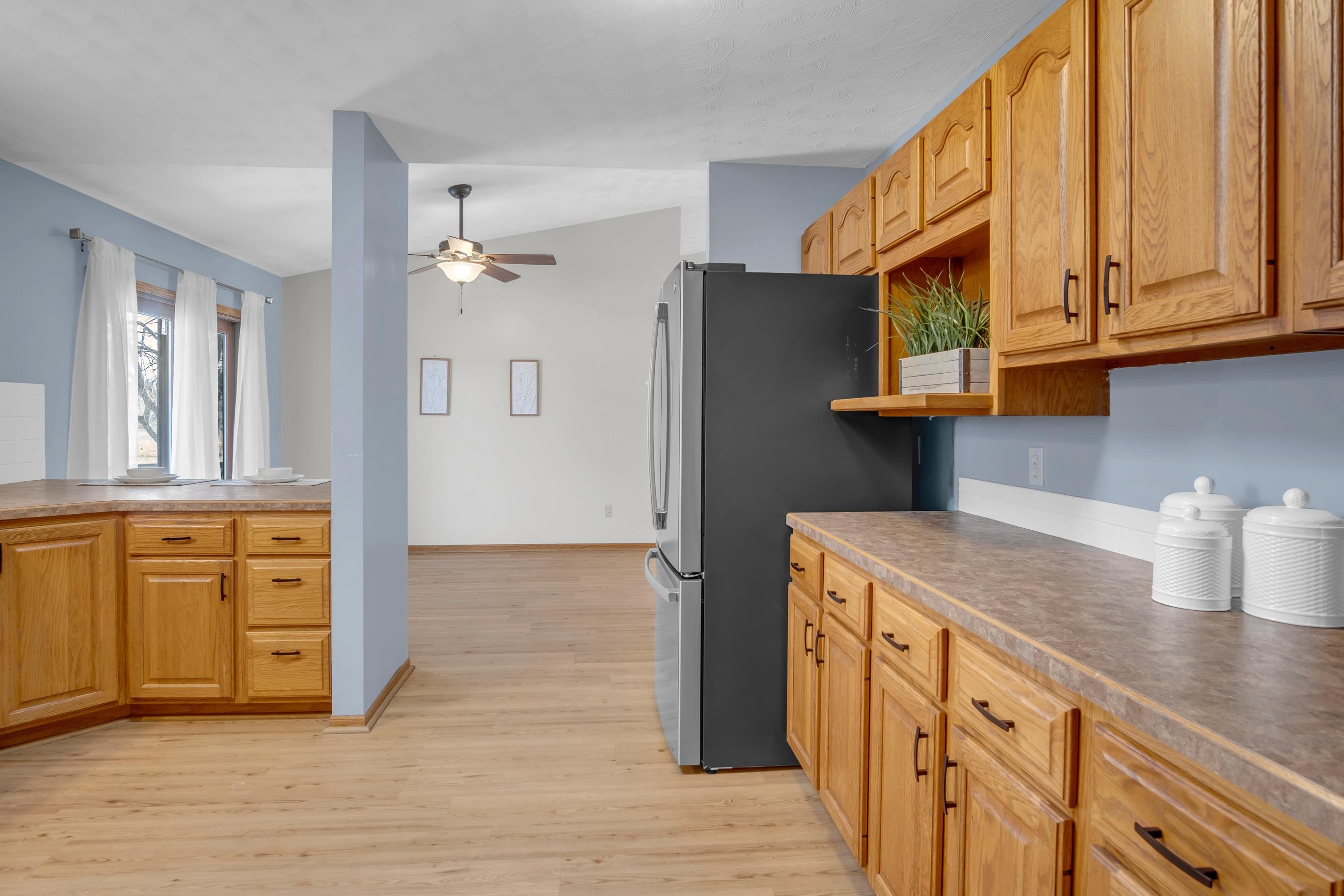 211 Southport Cir, Newton, Kansas image 6