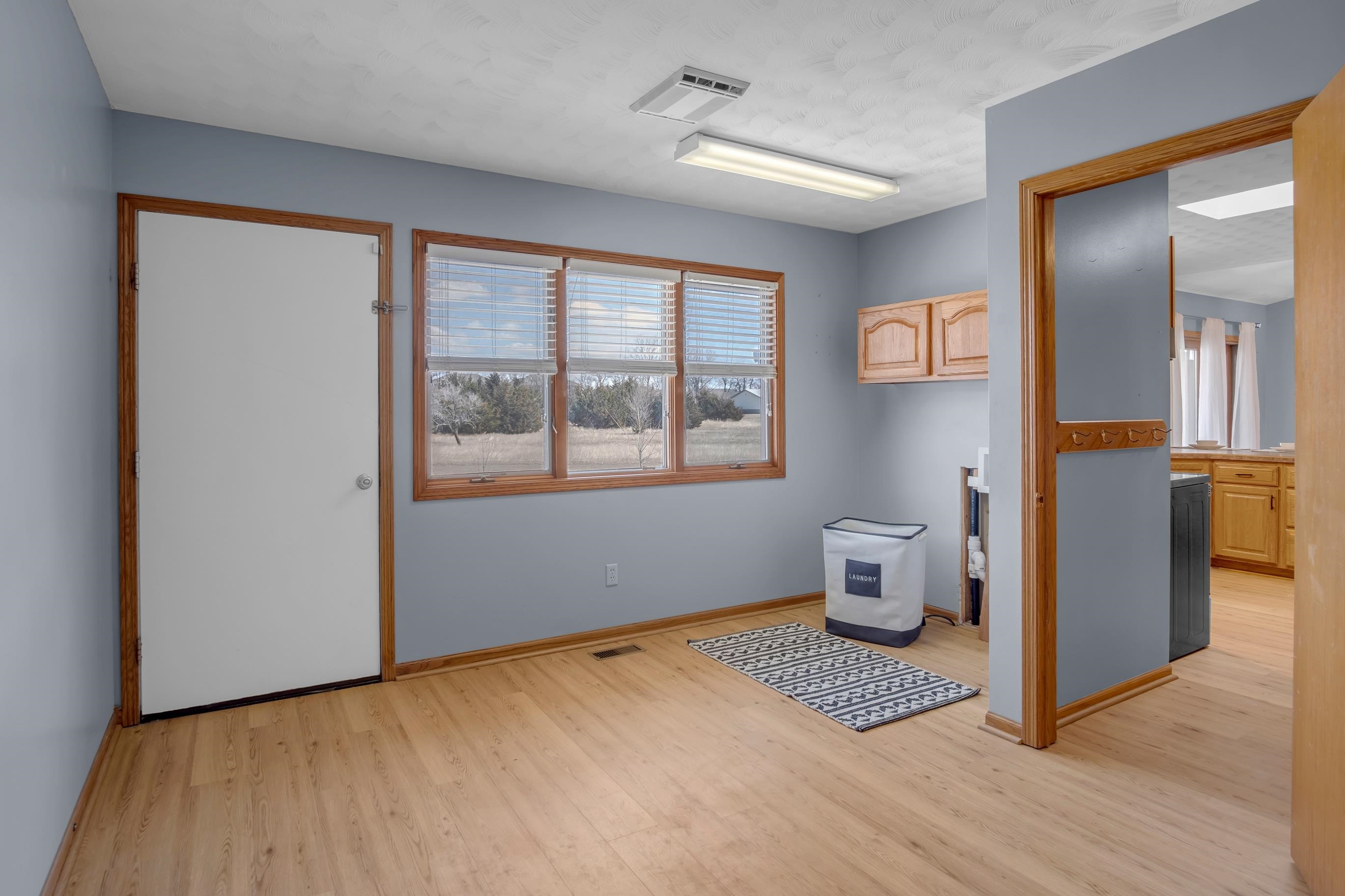 211 Southport Cir, Newton, Kansas image 10