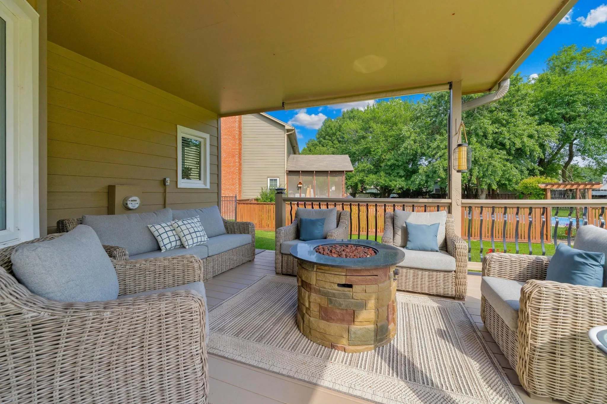 Wichita, Kansas 67212, United States, 4 Bedrooms Bedrooms, ,3 BathroomsBathrooms,Residential,Pending,207388