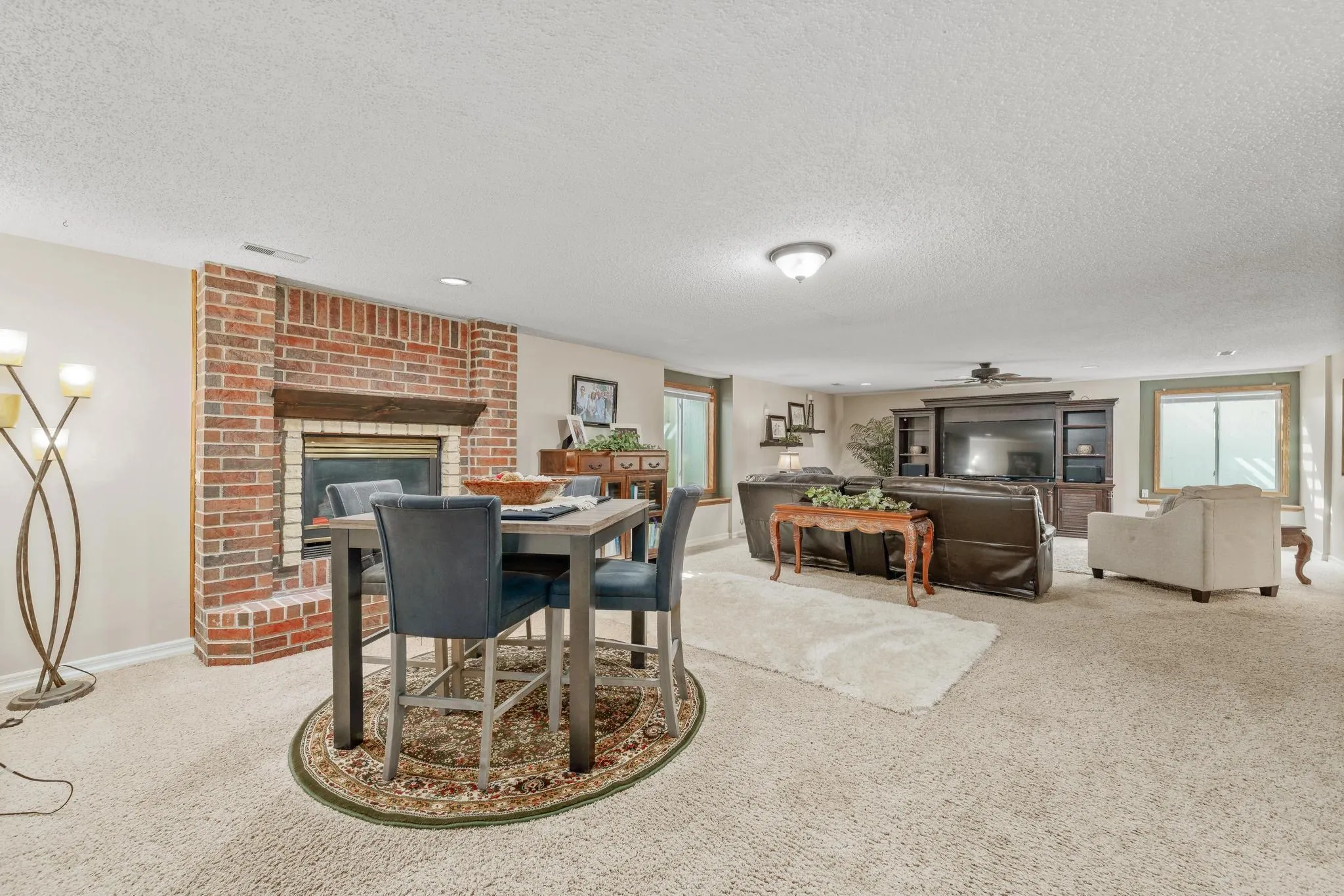 Wichita, Kansas 67212, United States, 4 Bedrooms Bedrooms, ,3 BathroomsBathrooms,Residential,Pending,207388